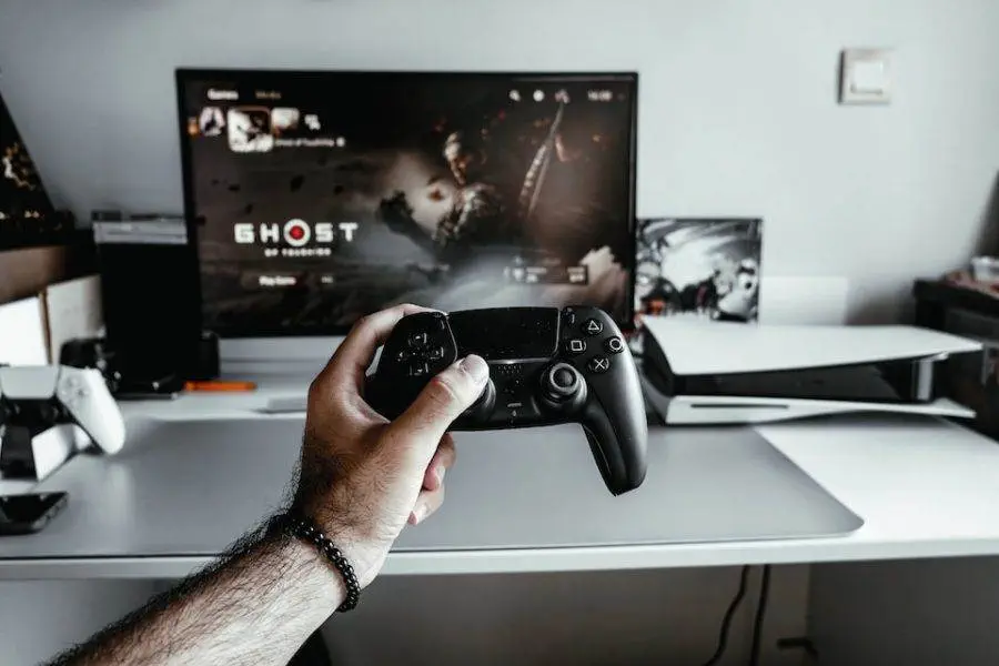 Pot să joc jocuri PS4 pe PS5?
